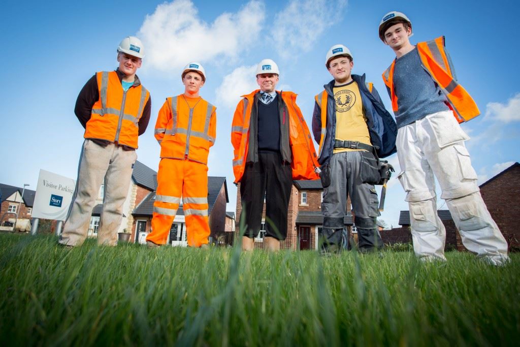 Apprentices l-r Lee Kirkham, Kyle Hendrie, Andrew Patmore ( Site Manager ) Sam Gallagher and James Farrell.